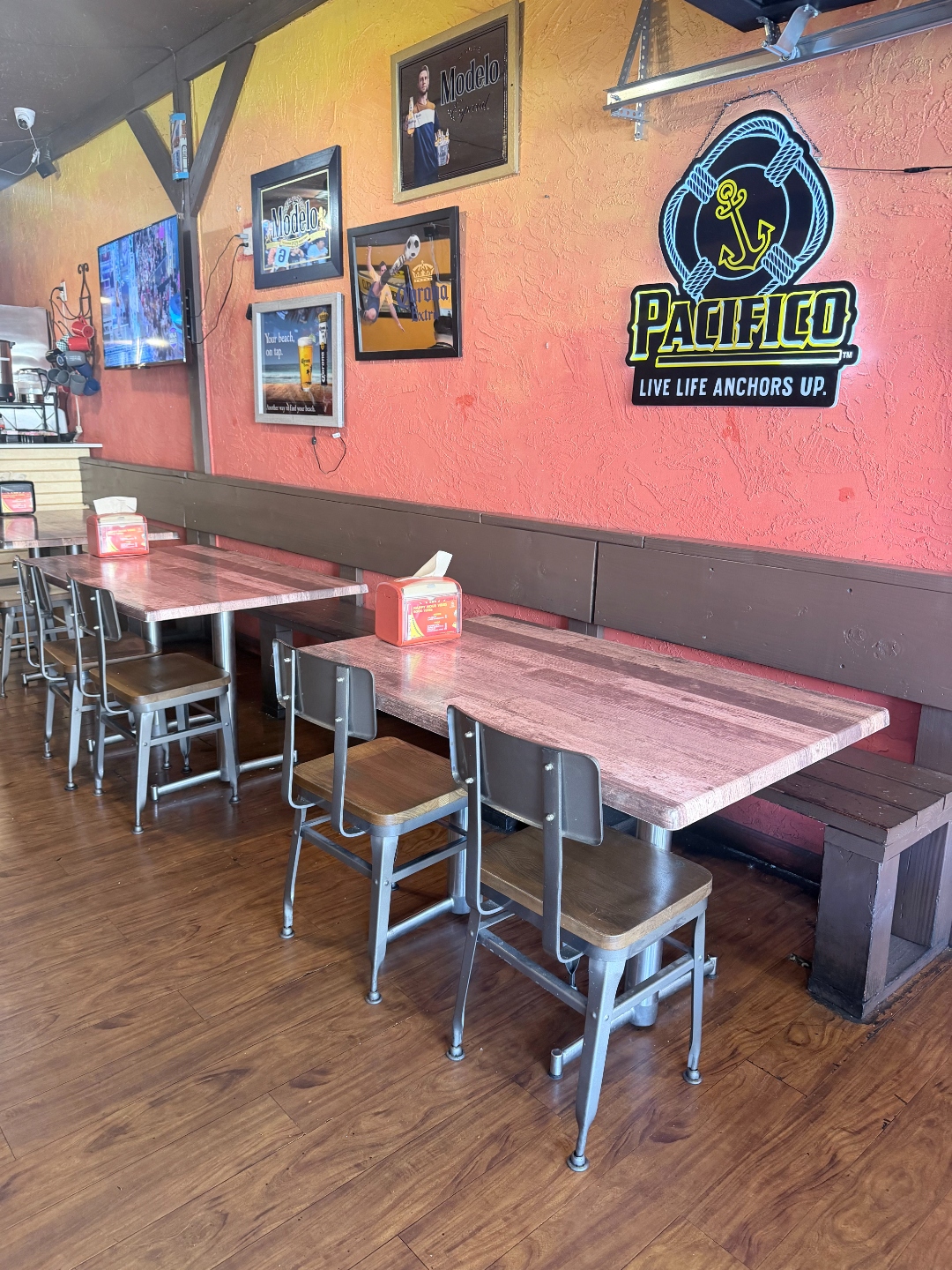 Labonitas Real Dining Booth